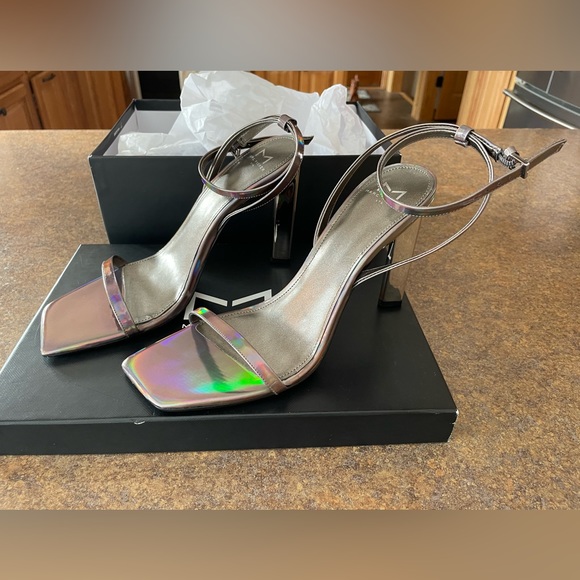 MARC FISHER LTD ARTHUR- PEWTER, SIZE 9M - Picture 2 of 11